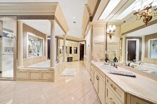 master bathroom at 12324 birchfalls drive
